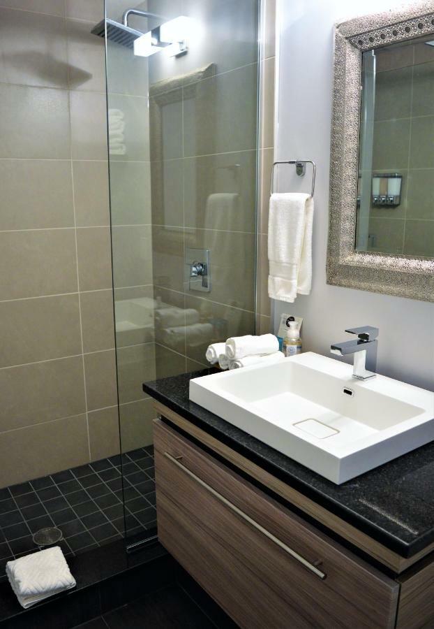 Simply Luxury Stays Ottawa Buitenkant foto