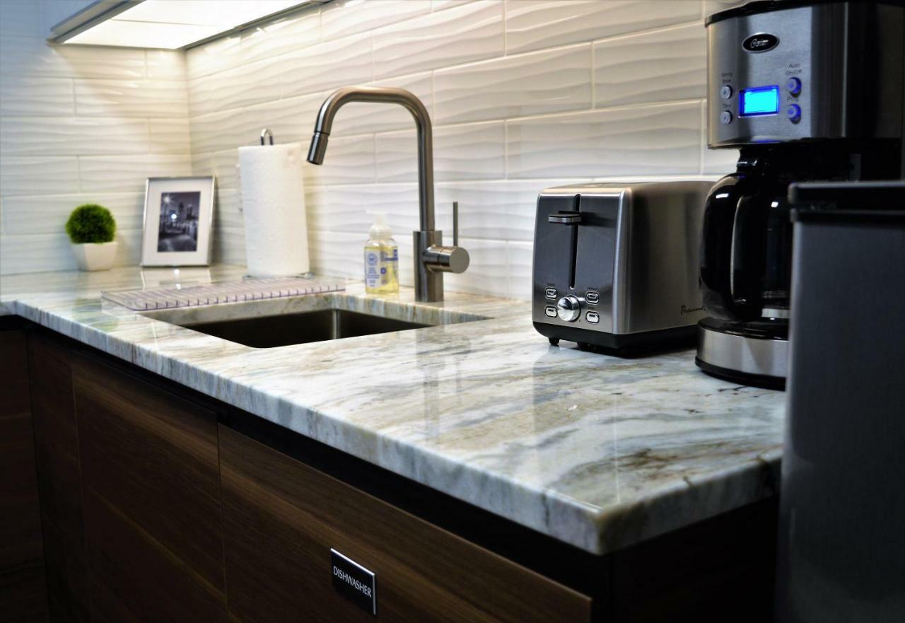 Simply Luxury Stays Ottawa Buitenkant foto